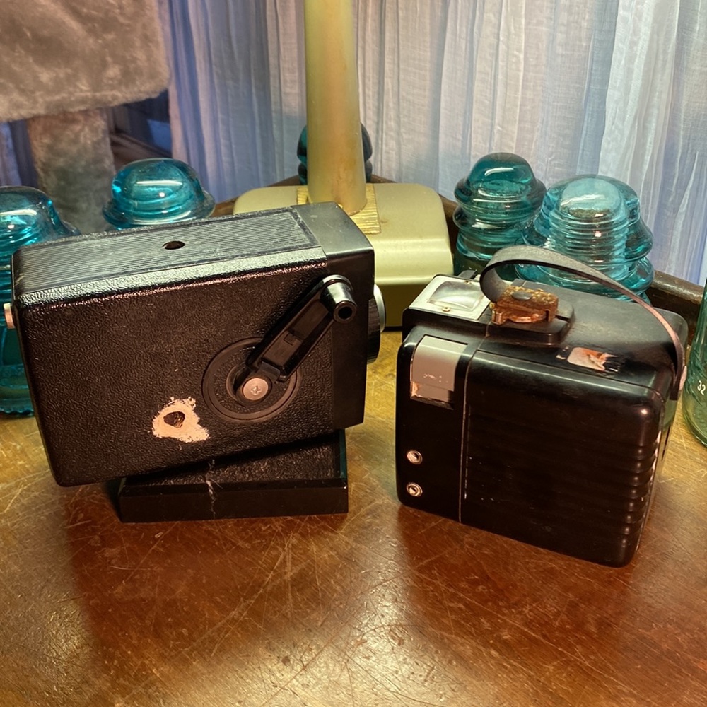 VINTAGE EASTMAN KODAK BROWNIE HAWKEYE & FUN SAVER Lot Of 2￼ - Picture 2 of 5